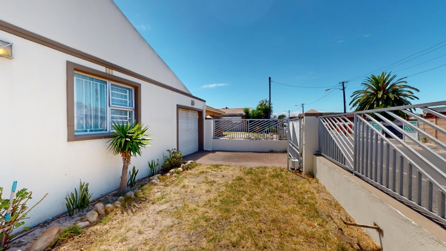 4 Bedroom Property for Sale in Balvenie Western Cape